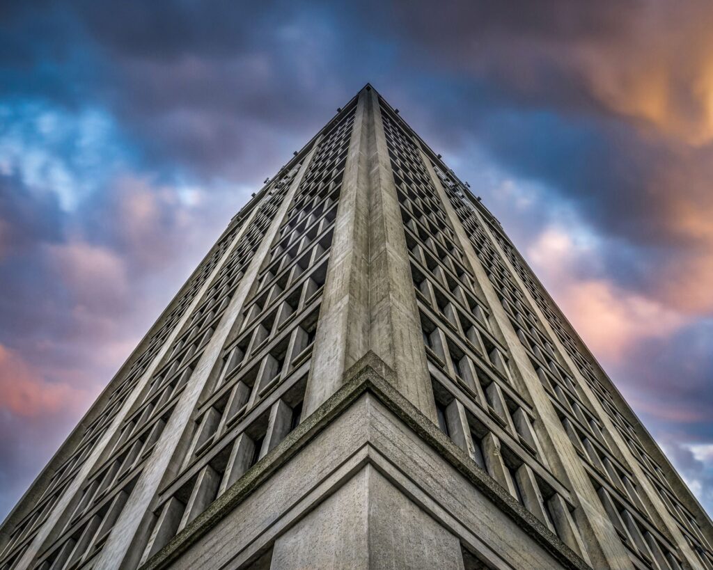 August 2022: The Relationship Between the Fed Funds Rate and Fixed-Rate Mortgages
